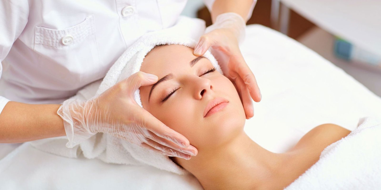 evolv-healthcare-skin-care-treatment-hero-05b